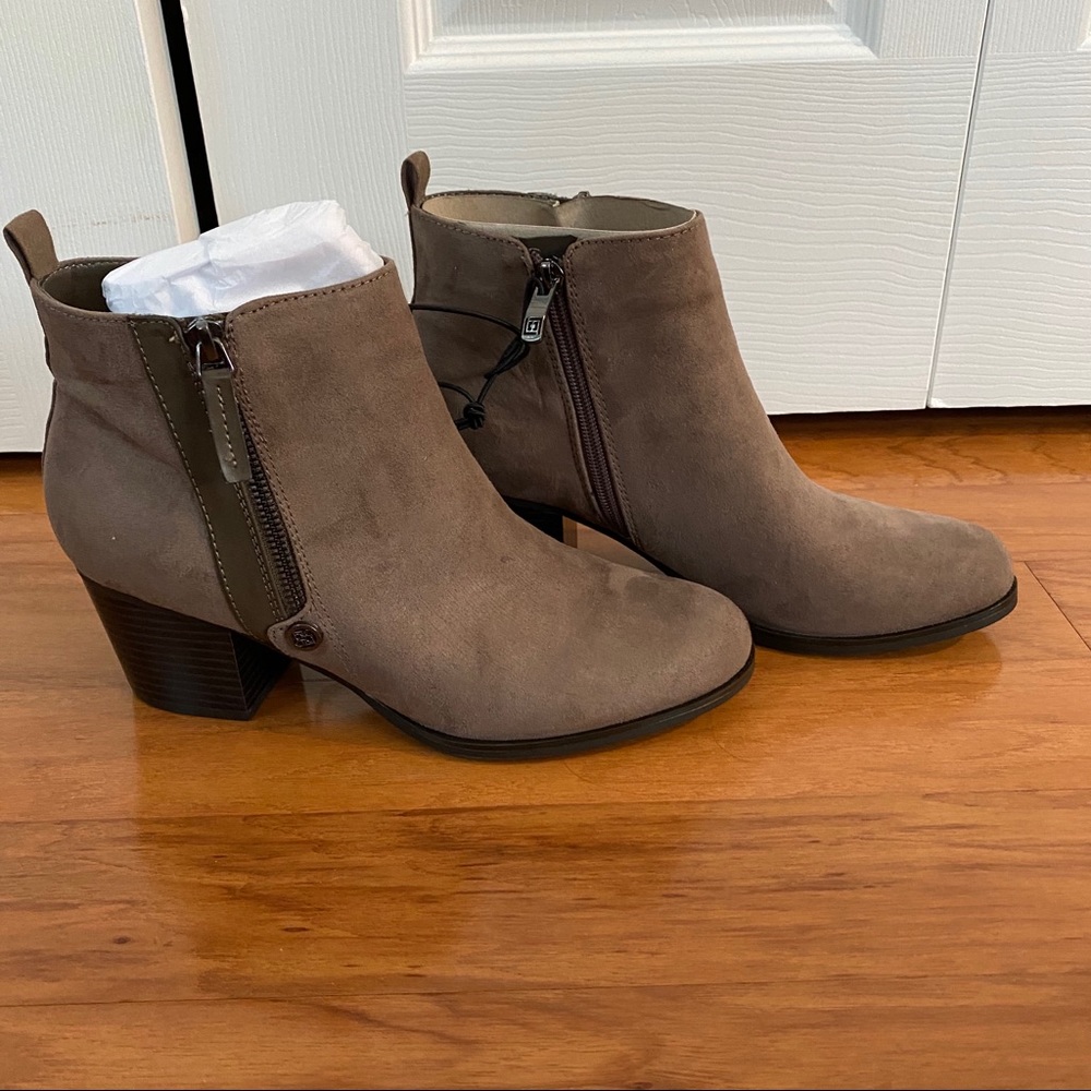 ✨Brown High Heeled Booties✨